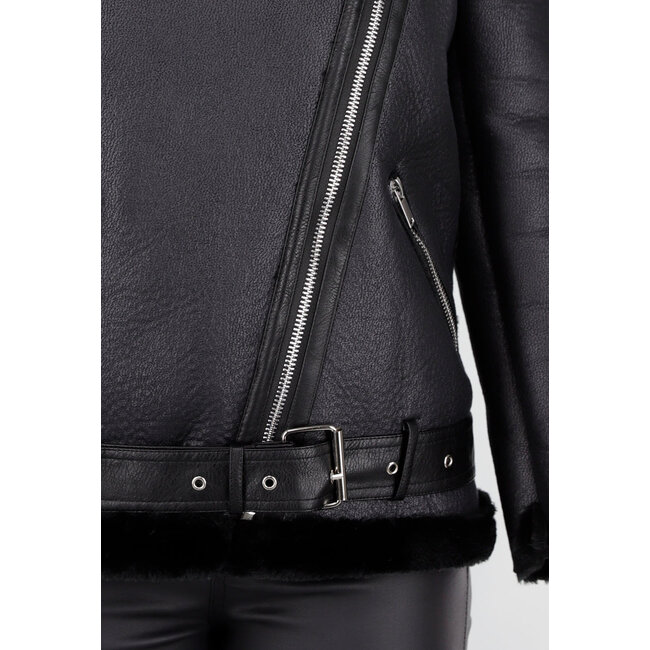 Schwarze Bikerjacke aus Kunstleder mit Kunstfell