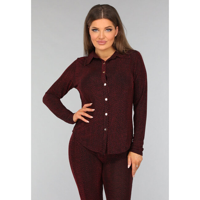 Rote Glitzerbluse mit Zickzack-Muster