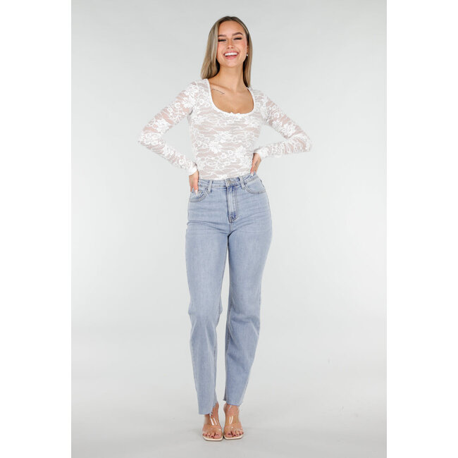 Weißes Stretch-Oberteil mit langen Ärmeln und Spitze