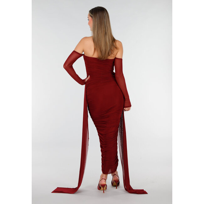 Bordeauxrotes, schulterfreies Mesh-Kleid mit langen Ärmeln