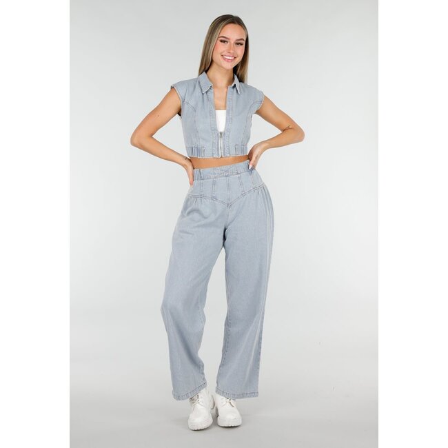 Blaues Denim-Set mit kurzem Gilet und Hose