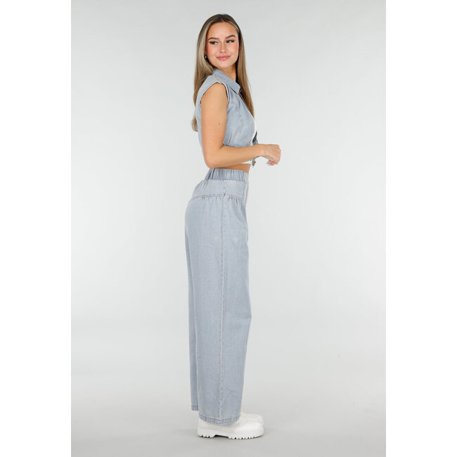 Blaues Denim-Set mit kurzem Gilet und Hose