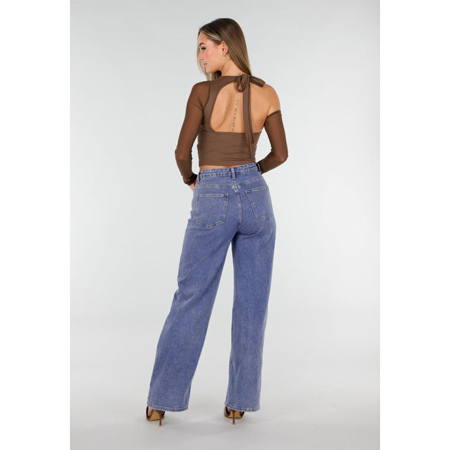 Braunes Crop Top mit gedrehtem Vorderteil