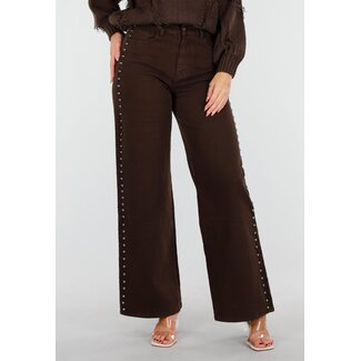 Redial Jeans Dunkelbraune Stretchjeans mit Nieten