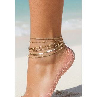 Goldfarbenes Set aus 6 losen Armbändern