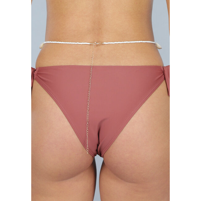 Bellychain mit weißen Perlen und Kauri-Muscheln