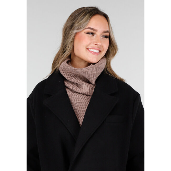 Strick-Schal mit hohem Kragen