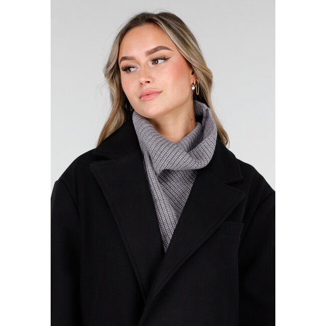 Strick-Schal mit hohem Kragen