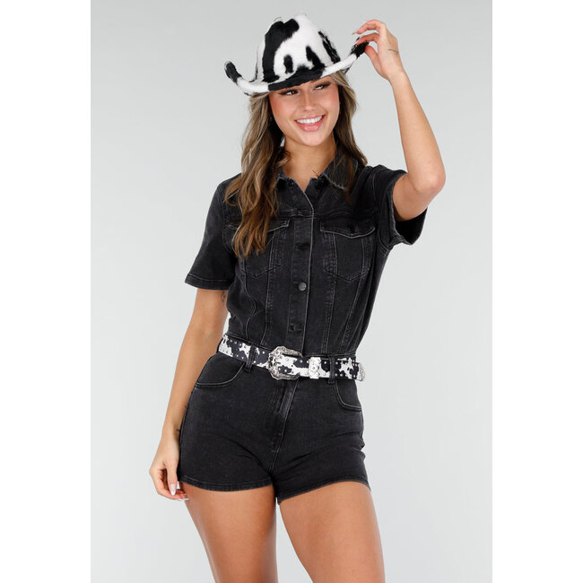 Schwarzer Westerngürtel mit Kuhmuster