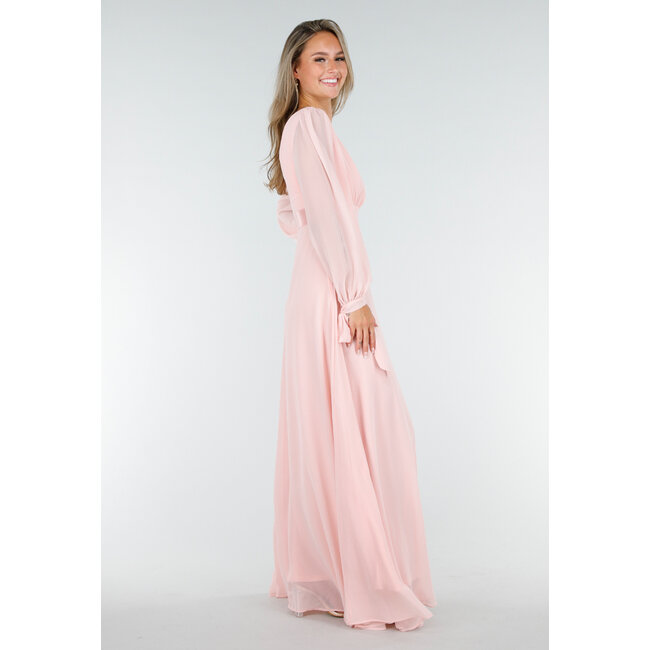 Langes babyrosa Chiffon-Ballkleid