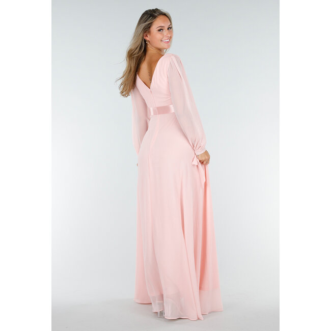 Langes babyrosa Chiffon-Ballkleid