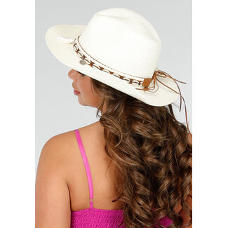 Strandhut mit Muscheln in Beige