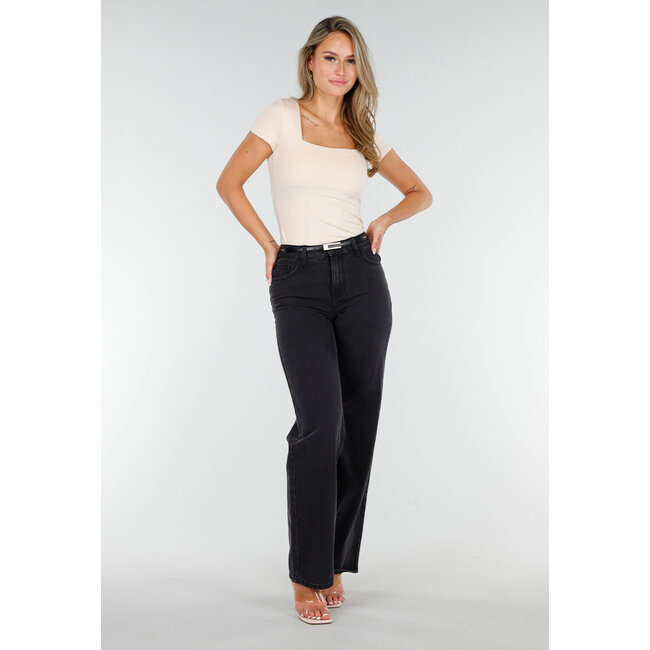 Schwarzer schmaler Taillengürtel mit goldenem Detail