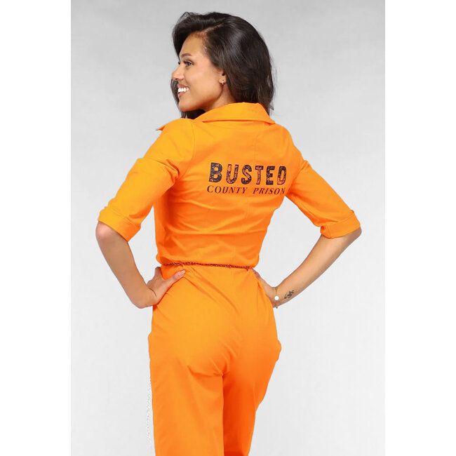Langer orangefarbener Boevenjumpsuit mit Handschellen