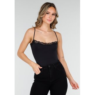 Schwarzer Body mit Spitze