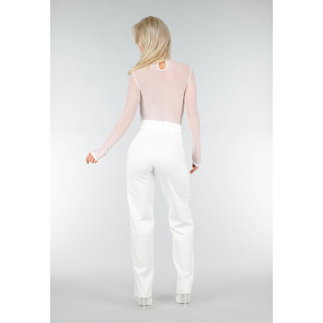 Weißer Spitzenbody mit langen Ärmeln und Bügeln