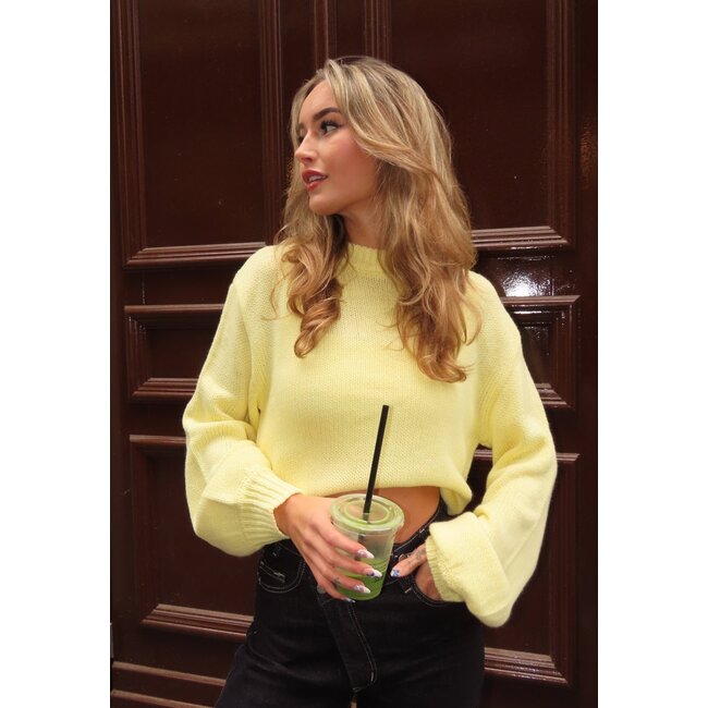 Gelber, grob gestrickter Oversize-Pullover mit Rundhalsausschnitt