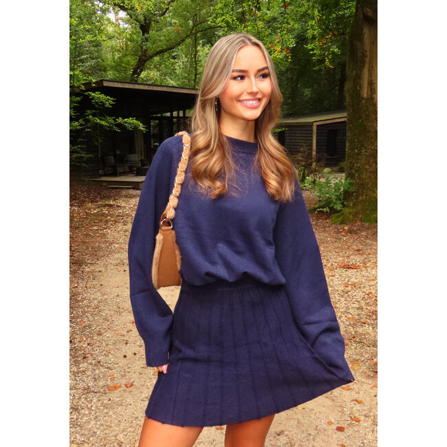Dunkelblaues 2-teiliges Strick-Set mit Pullover und Rock