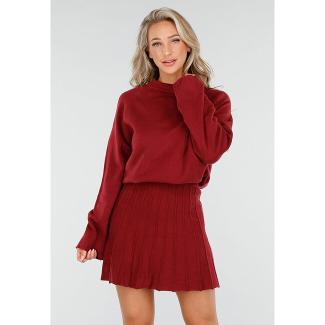 Bordeauxrotes 2-teiliges Strick-Set mit Pullover und Rock