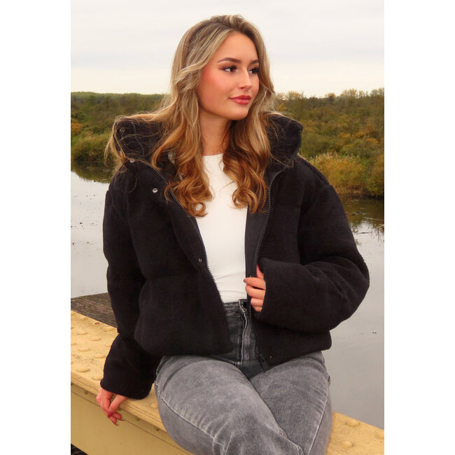 Schwarze Teddyjacke mit Kapuze und Reißverschluss