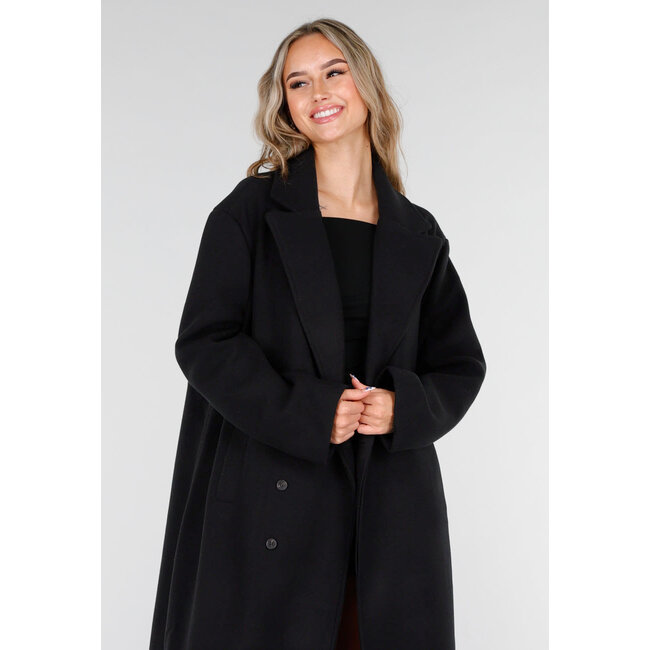 Schwarzer langer Mantel mit gerader Passform und breitem Revers
