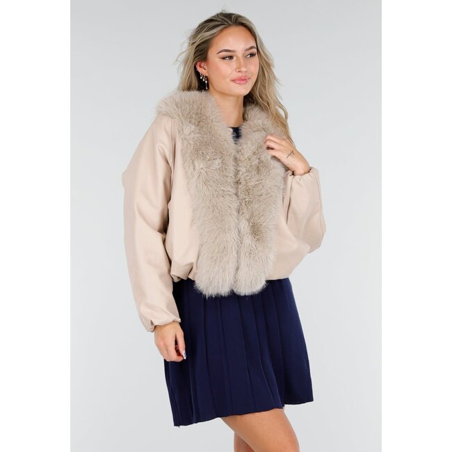 Beige Lederoptik Jacke mit Kunstfell