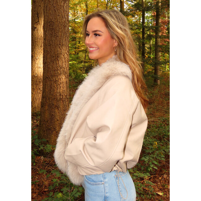 Beige Lederoptik Jacke mit Kunstfell