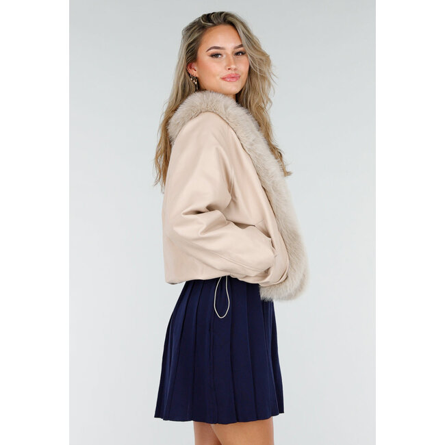 Beige Lederoptik Jacke mit Kunstfell