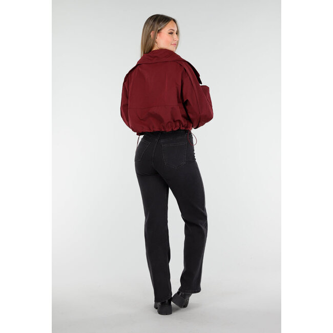 Cropped Lightweight Jacket in Bordeaux Red with Wide Collar