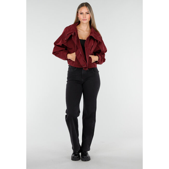 Cropped Lightweight Jacket in Bordeaux Red with Wide Collar