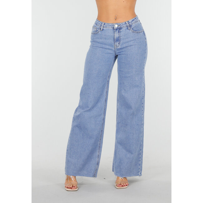Hellblaue Mid Waist Wide Leg Jeans mit Raw Edge Zoom
