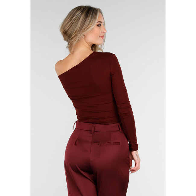 Bordeauxrotes One-Shoulder-Top mit langen Ärmeln