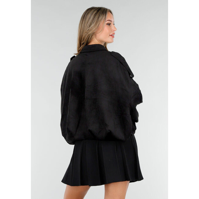 Schwarze Jacke in Wildlederoptik mit Reißverschluss und Knopfverschluss