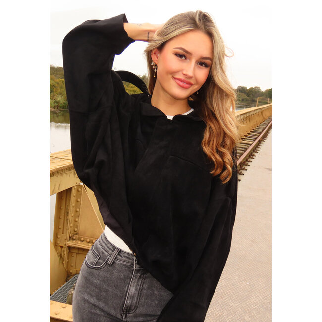 Schwarze Jacke in Wildlederoptik mit Reißverschluss und Knopfverschluss