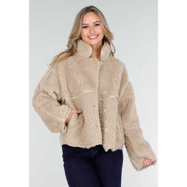 Beige Teddyjacke mit Stehkragen und Knopfverschluss