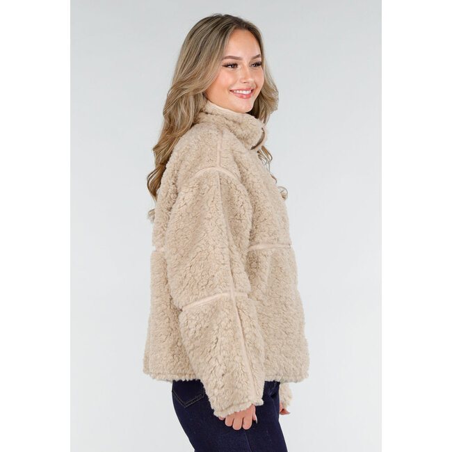 Beige Teddyjacke mit Stehkragen und Knopfverschluss