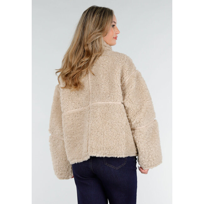 Beige Teddyjacke mit Stehkragen und Knopfverschluss