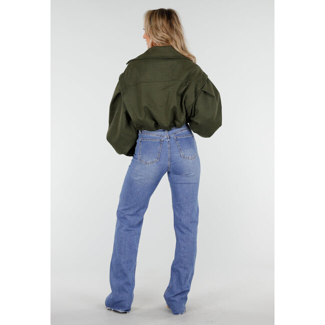 Grüner, verkürzter Trenchcoat aus Wildleder