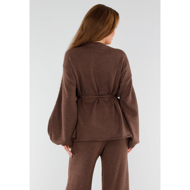 Braunes Strickset mit Reversoberteil und weiter Hose