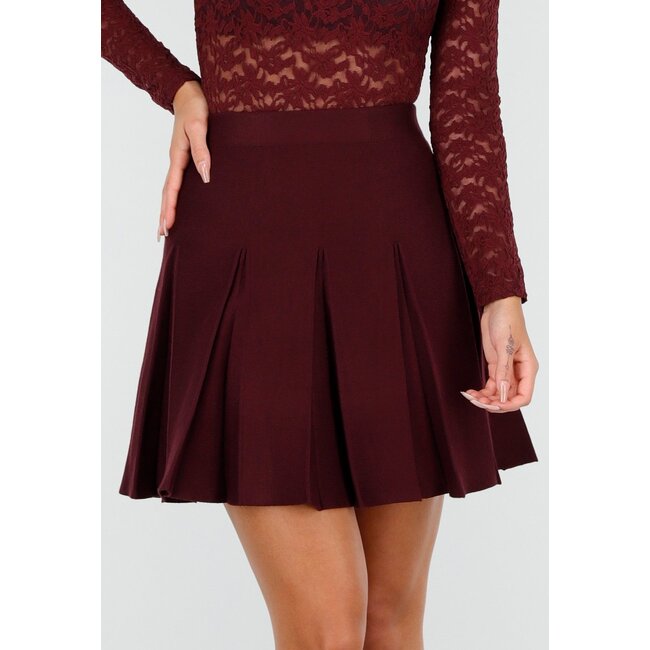 Bordeauxroter Plisseerock aus gestricktem Stretchstoff
