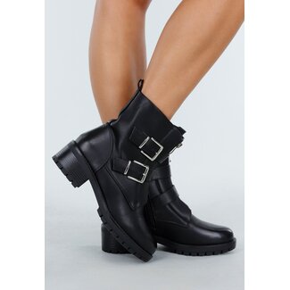 Schwarze Bikerstiefel mit Schnallen