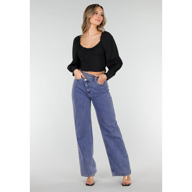 Schwarze Bluse mit langen Puffärmeln und Knöpfen