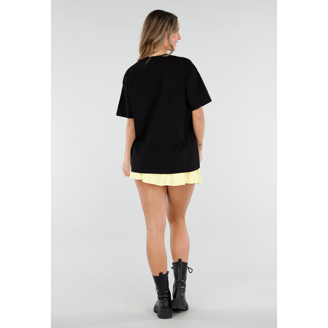 Schwarzes T-Shirt mit gelbem Paris-Aufdruck