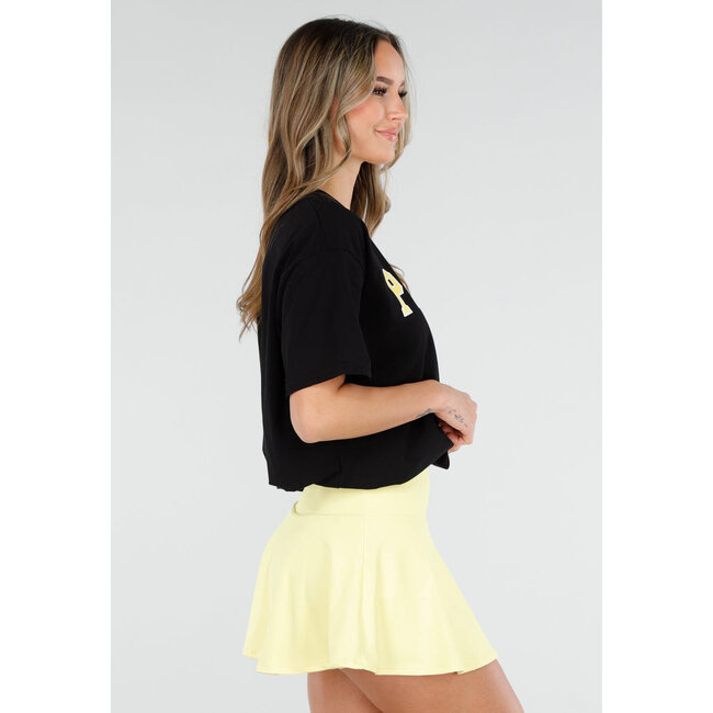 Schwarzes T-Shirt mit gelbem Paris-Aufdruck