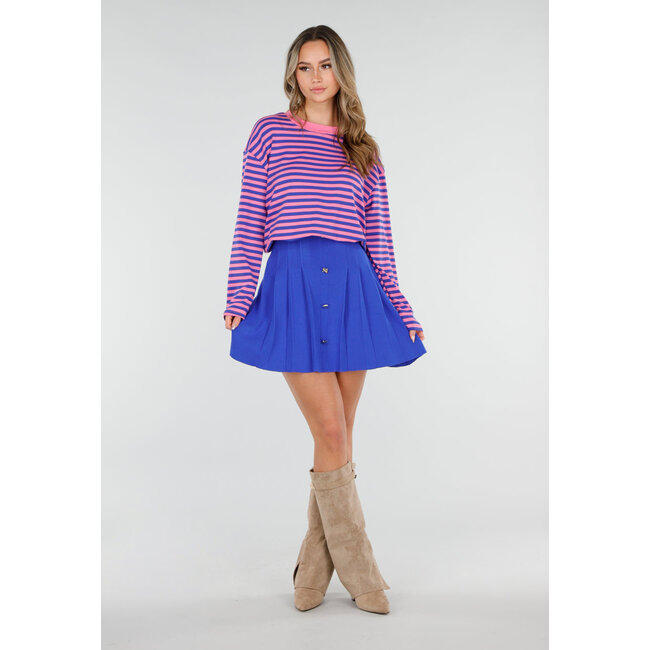 Kobaltblauer Faltenrock mit Knöpfen und Stretch