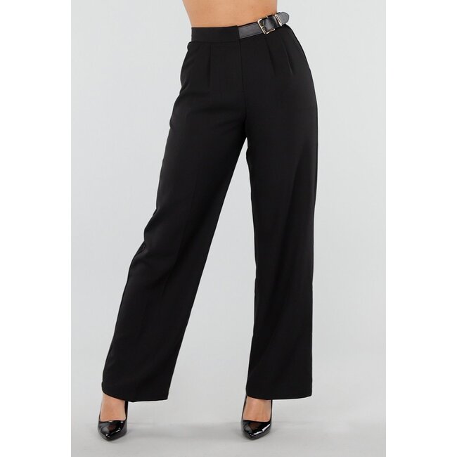 Schwarze Hose mit festem Gürtel