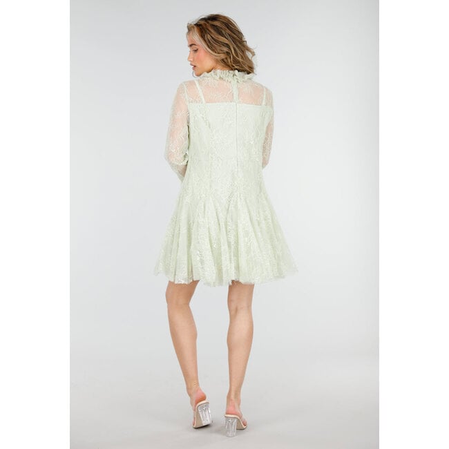 Mintgrünes Spitzenkleid mit langen Ärmeln
