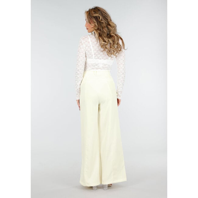 Hellgelbe Hose mit hoher Taille und weitem Bein