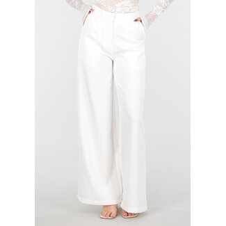 Weiße Hose mit hoher Taille und weitem Bein