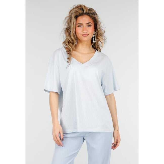 Hellblaues Baumwoll-T-Shirt mit V-Ausschnitt